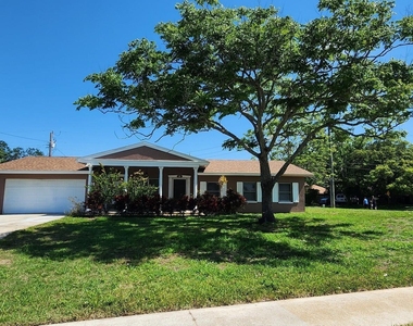 924 Kings Post Road - Photo Thumbnail 1