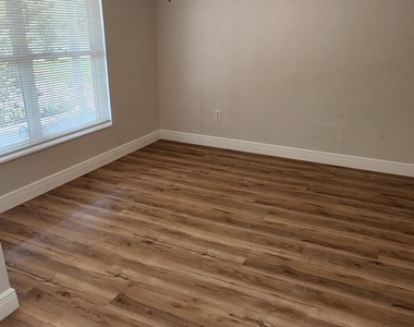 924 Kings Post Road - Photo Thumbnail 5