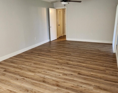 924 Kings Post Road - Photo Thumbnail 16