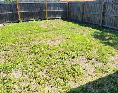 924 Kings Post Road - Photo Thumbnail 23