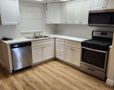 924 Kings Post Road - Photo Thumbnail 9