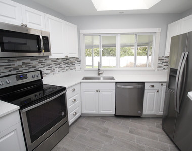 943 Dateland Road Se - Photo Thumbnail 2