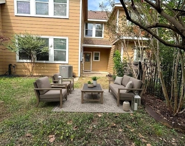8415 Sunset Loch Drive - Photo Thumbnail 12