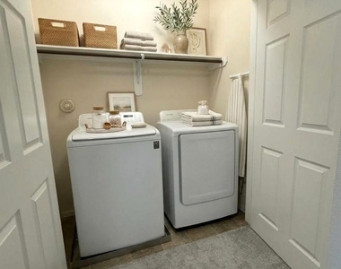 8415 Sunset Loch Drive - Photo Thumbnail 11