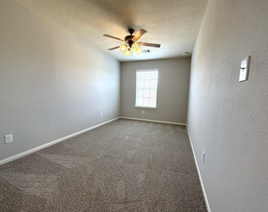 8415 Sunset Loch Drive - Photo Thumbnail 13