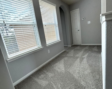 8415 Sunset Loch Drive - Photo Thumbnail 16