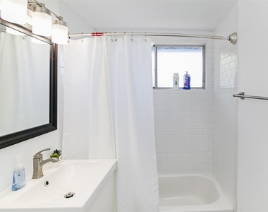 2232 Bellefontaine Unit 3 Street - Photo Thumbnail 9