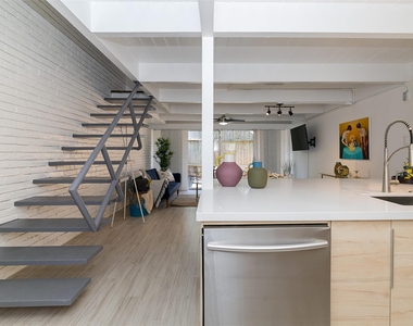 2232 Bellefontaine Unit 3 Street - Photo Thumbnail 6