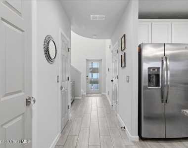 1320 Lara Circle - Photo Thumbnail 7