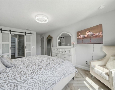 1320 Lara Circle - Photo Thumbnail 17