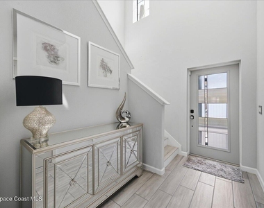 1320 Lara Circle - Photo Thumbnail 4