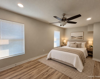 407 1/2 Walton Street - Photo Thumbnail 6