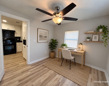 407 1/2 Walton Street - Photo Thumbnail 1