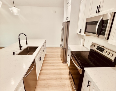 823 Paddleboard Court - Photo Thumbnail 14