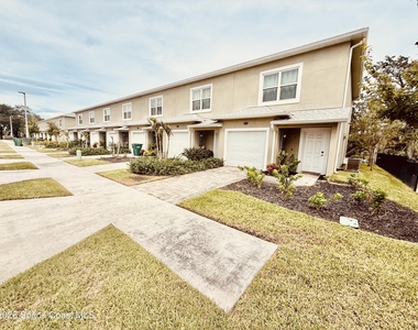 823 Paddleboard Court - Photo Thumbnail 1