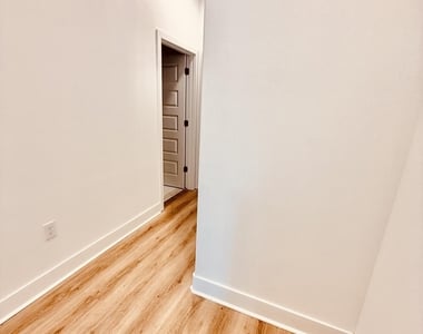 823 Paddleboard Court - Photo Thumbnail 30