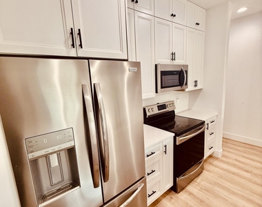 823 Paddleboard Court - Photo Thumbnail 12