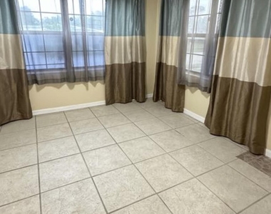 3204 Pecan Street - Photo Thumbnail 11