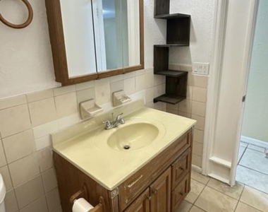 3204 Pecan Street - Photo Thumbnail 7