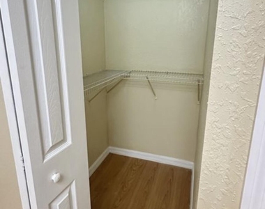 3204 Pecan Street - Photo Thumbnail 4