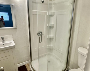 3204 Pecan Street - Photo Thumbnail 9