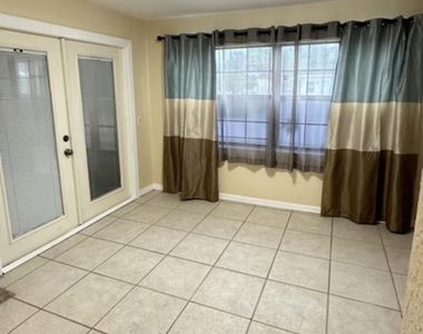 3204 Pecan Street - Photo Thumbnail 10