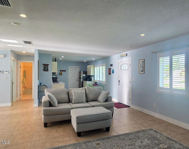 2706 Kumquat Drive - Photo Thumbnail 4