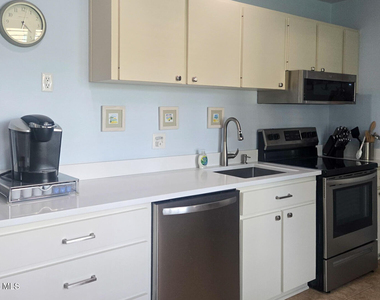 2706 Kumquat Drive - Photo Thumbnail 10