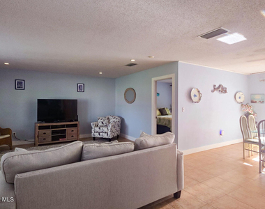 2706 Kumquat Drive - Photo Thumbnail 5