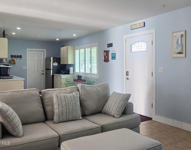 2706 Kumquat Drive - Photo Thumbnail 3