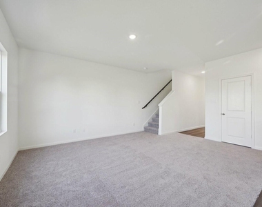 7807 Laurel Gem Drive - Photo Thumbnail 2