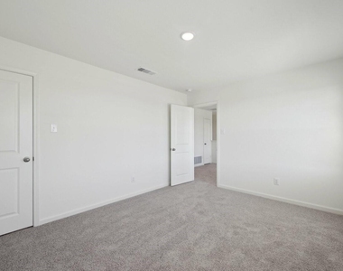 7807 Laurel Gem Drive - Photo Thumbnail 5