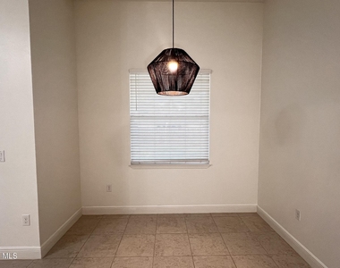 260 De Castro Avenue Se - Photo Thumbnail 13