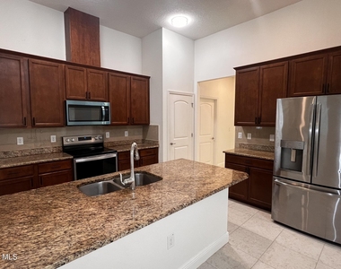 260 De Castro Avenue Se - Photo Thumbnail 8
