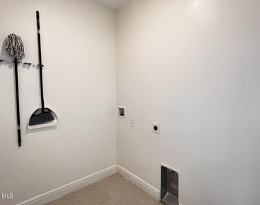 260 De Castro Avenue Se - Photo Thumbnail 15