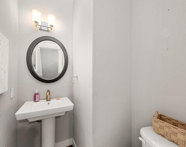 1314 W 21st Street - Photo Thumbnail 25