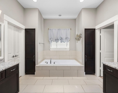 1314 W 21st Street - Photo Thumbnail 26