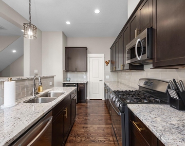 1314 W 21st Street - Photo Thumbnail 18