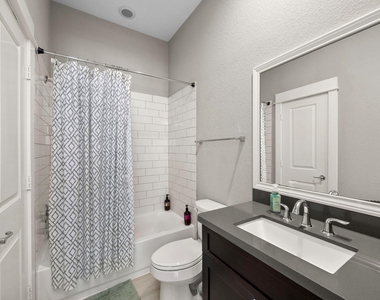 1314 W 21st Street - Photo Thumbnail 30