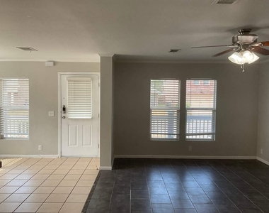 6133 River Pointe Drive - Photo Thumbnail 7