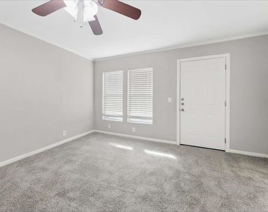 6133 River Pointe Drive - Photo Thumbnail 8