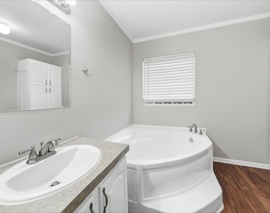 6133 River Pointe Drive - Photo Thumbnail 11