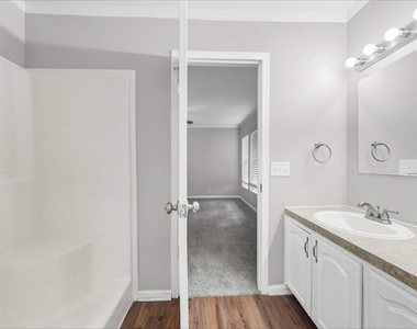 6133 River Pointe Drive - Photo Thumbnail 10