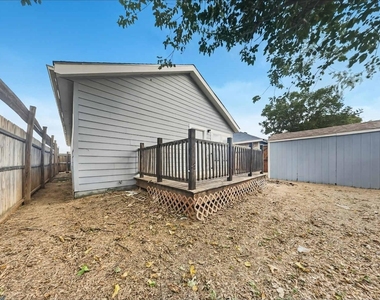 6133 River Pointe Drive - Photo Thumbnail 17