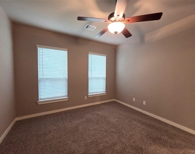 9737 Grosbeak Lane - Photo Thumbnail 11