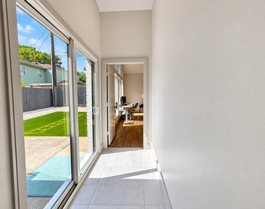 9822 Oak Point Drive - Photo Thumbnail 18