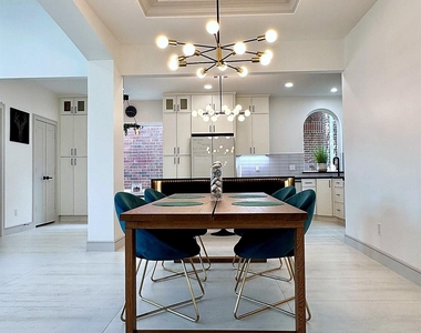 9822 Oak Point Drive - Photo Thumbnail 10