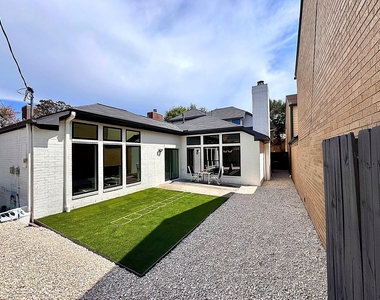 9822 Oak Point Drive - Photo Thumbnail 11