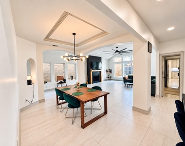 9822 Oak Point Drive - Photo Thumbnail 15