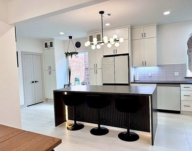 9822 Oak Point Drive - Photo Thumbnail 13